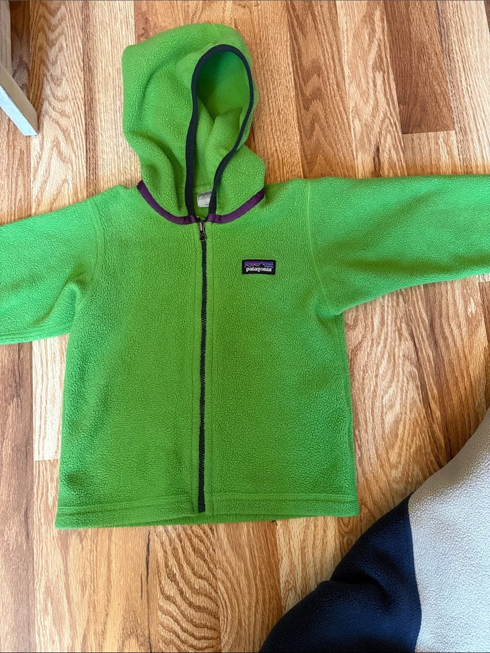 Patagonia Kids Fleece Pullover / zip up - Bright Green, Tan, Navy set 3T